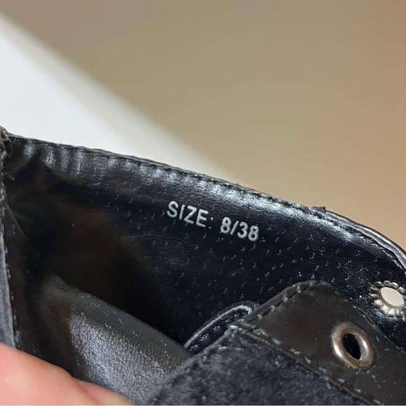 Heeled platform boots - Picture 8 of 11